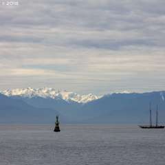 Cascade Mountains seen from Victoria, BC